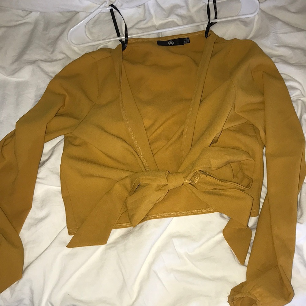 long-sleeve misguided tie front top